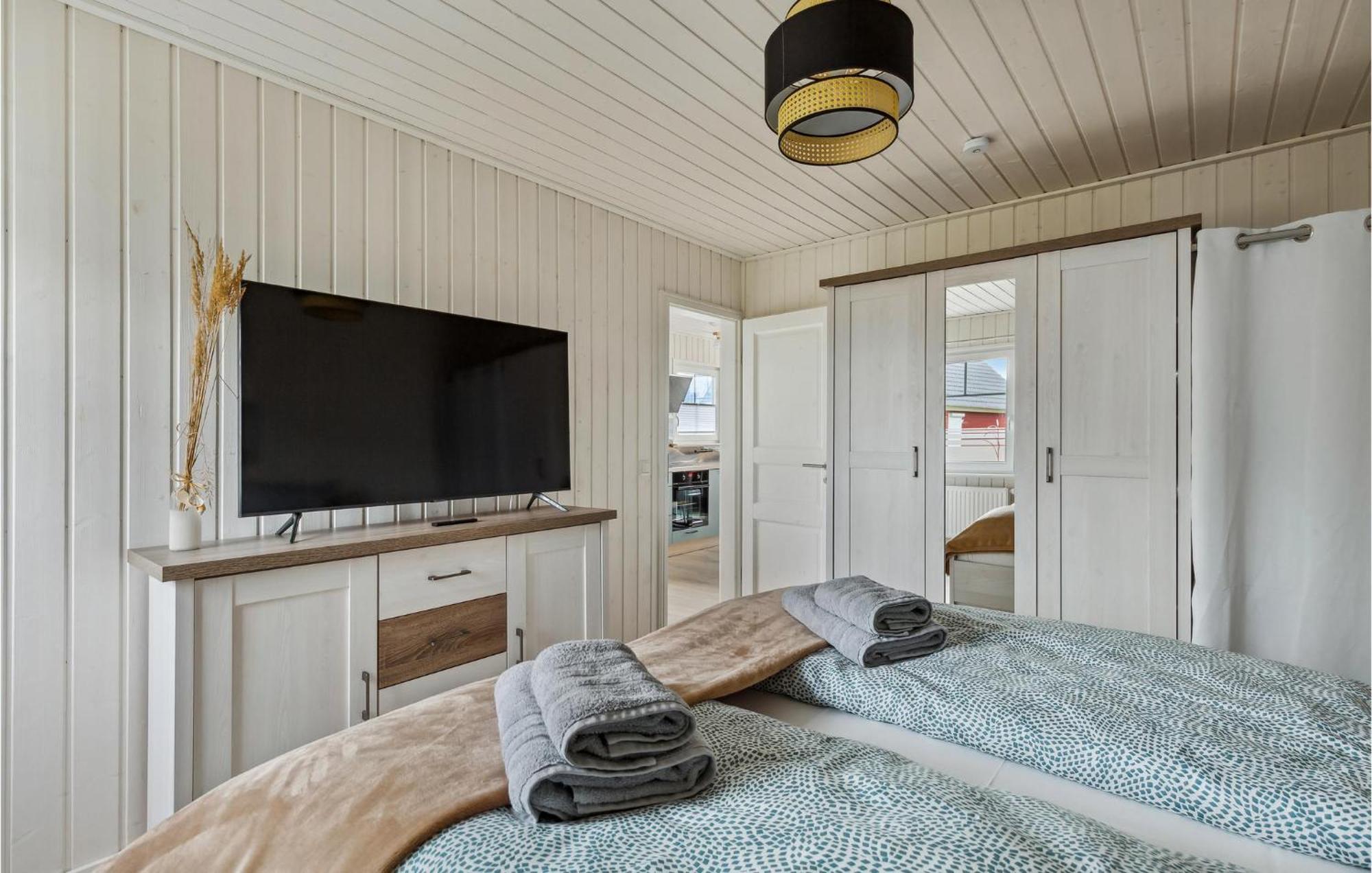 2 Bedroom Pet Friendly Home In Zerpenschleuse Exteriör bild